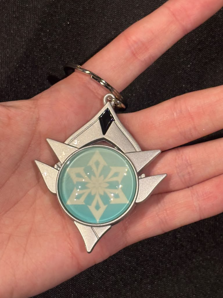 Genshin Impact - Cryo Snezhnaya Vision Metal Keychain