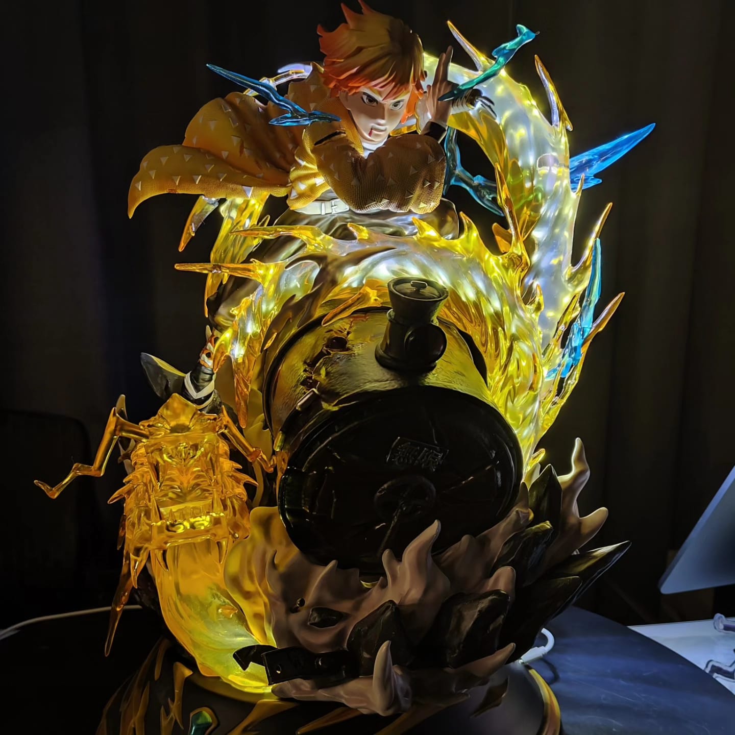 Demon Slayer - Silver x Cheng - Zenitsu Statue