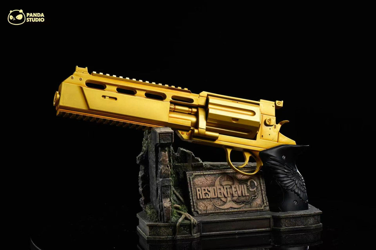 [PRE ORDER] Resident Evil - Panda Studio - Requiem Revolver and Tactical Axe 1:1 Scale Gold Limited Version (Price does not include shipping - Please Read Description)