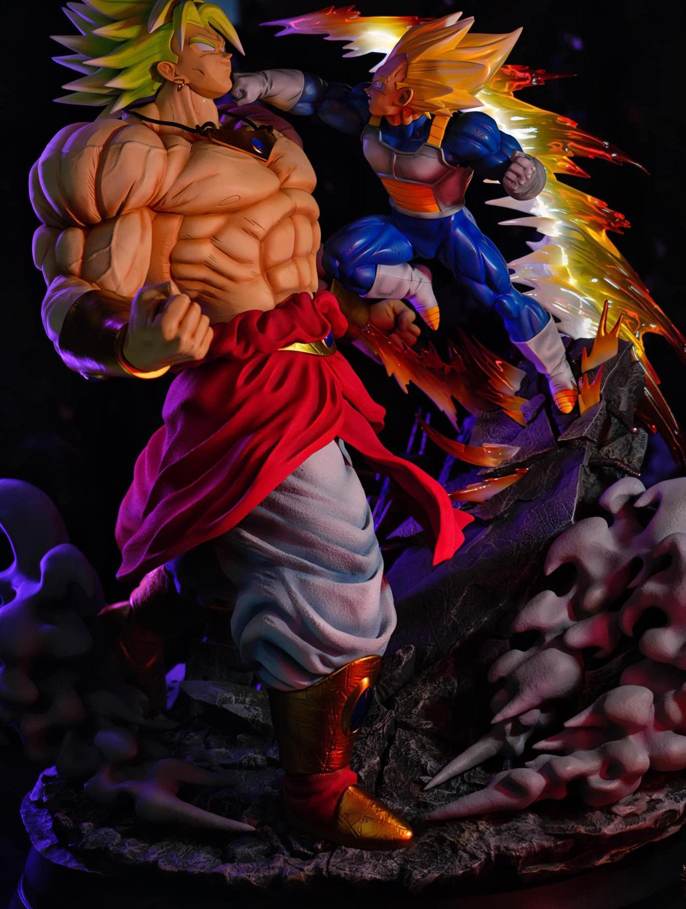 [IN STOCK] Dragon Ball - Revenge Studio - Broly Vs Vegeta 1/4th Scale (Price does not include shipping - Please Read Decription)