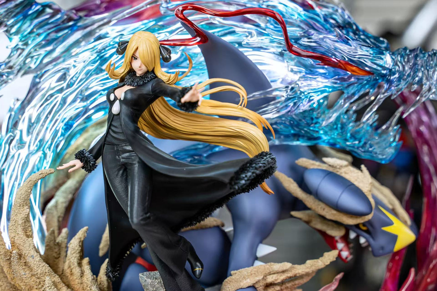 [OVERSEAS STOCK] Pokemon - Fantasy Studio - Cynthia and Garchomp (Price does not include shipping - Please Read Description)