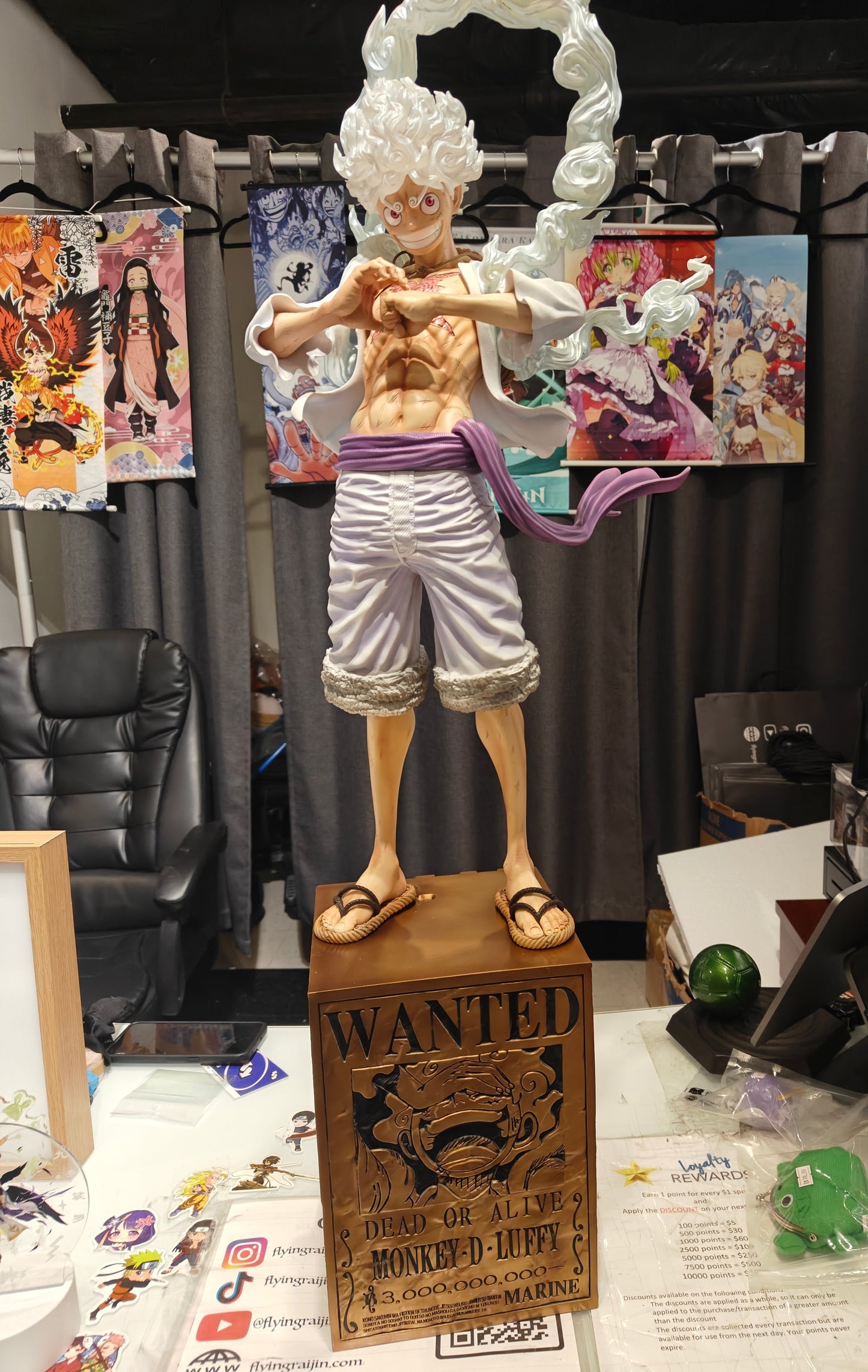 [IN STORE] One Piece - Super Bomb SBS Studio - Nika Luffy 1/3rd Scale Resin Statue