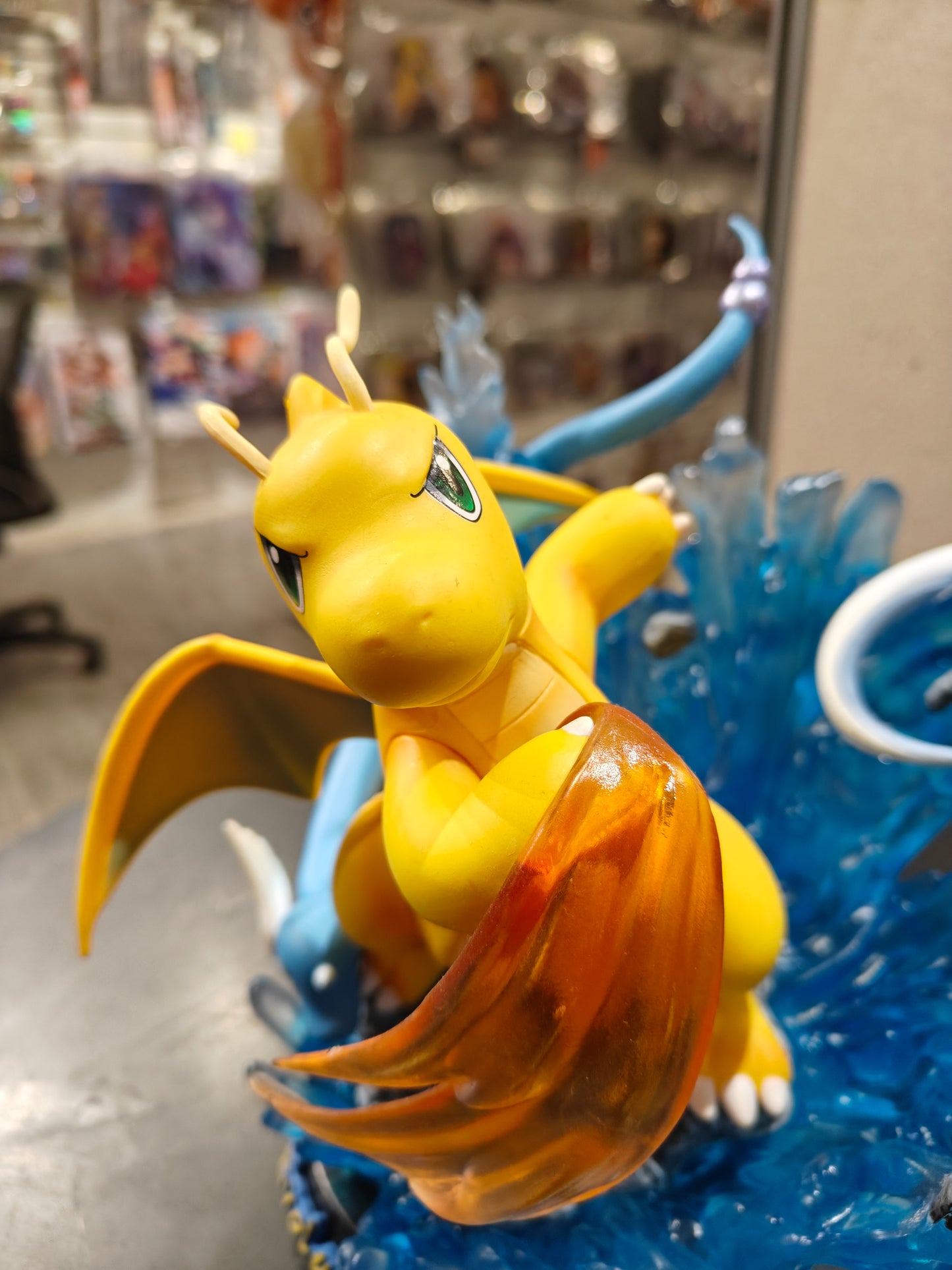 Pokemon - Dragonite Evolutions PVC Figure