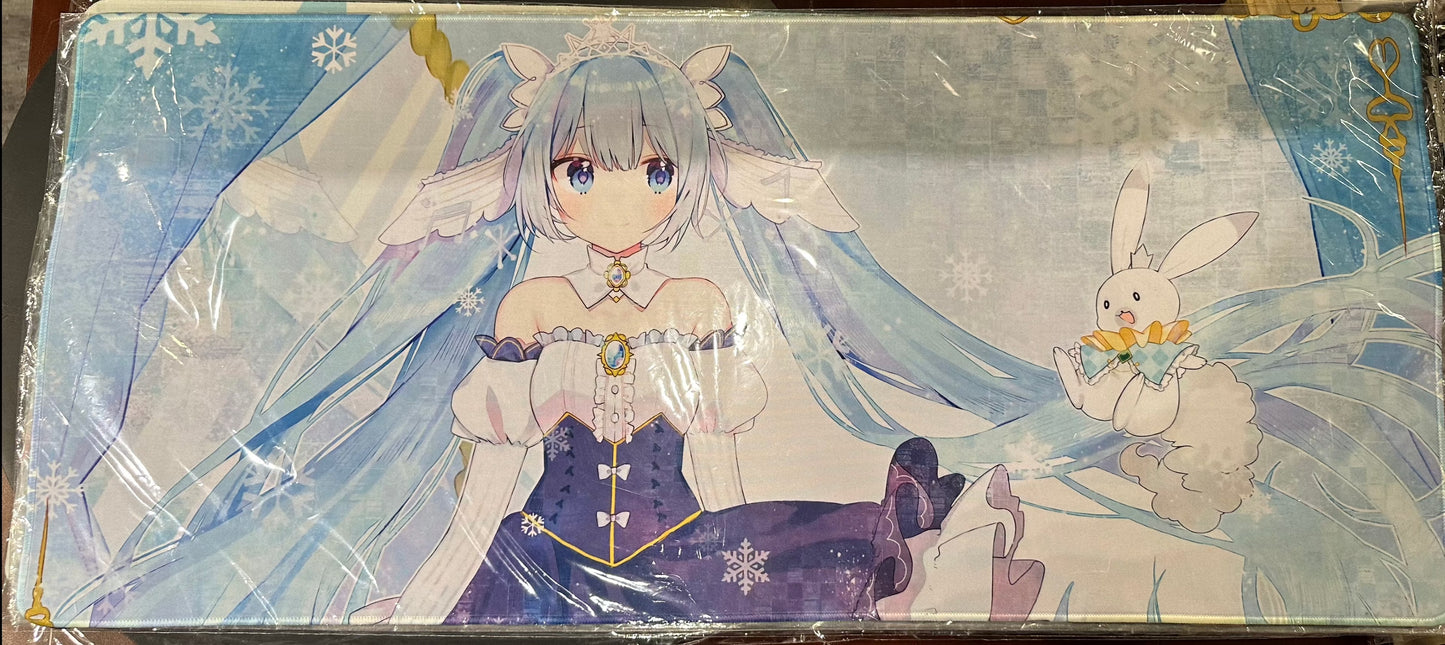 Hatsune Miku - Miku In Snow Dress Mousepad